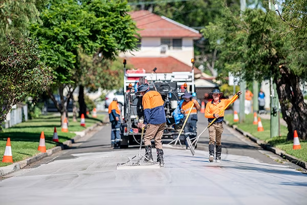 From Gravel to Greatness: How Road Bitumen Keeps Australia Moving (Even When the Heat Doesn’t Let Up)